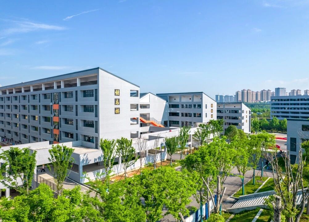 开云手机官方网站本学期第2周放假工作安排